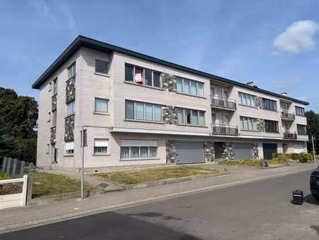 spacieux appartement 3 façades avec vue dégagée et garage