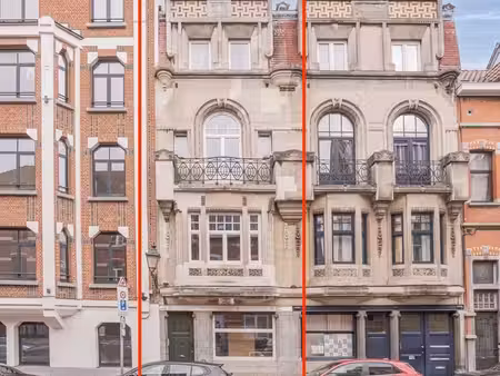 commerce/cabinet/bureau avec logement dans bel immeuble