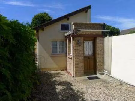 location appartement t1 meublé à cergy (95000) : à louer t1 meublé / 19m² cergy