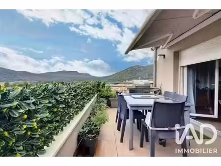 vente appartement 3 pièces 90 m² à cuges-les-pins (13780)  390 000 €