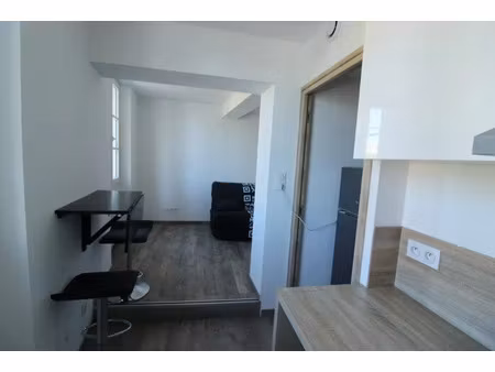location appartement 1 pièce 20 m² à toulon (83000)