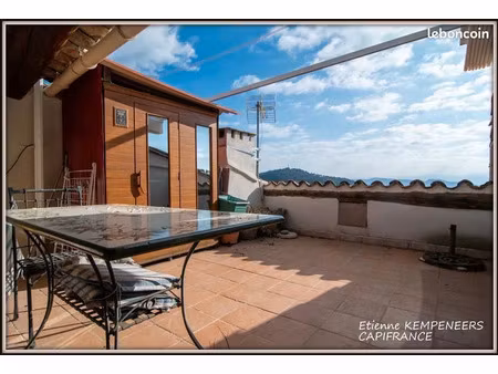 location maison 7 pièces 185 m² à callas (83830)