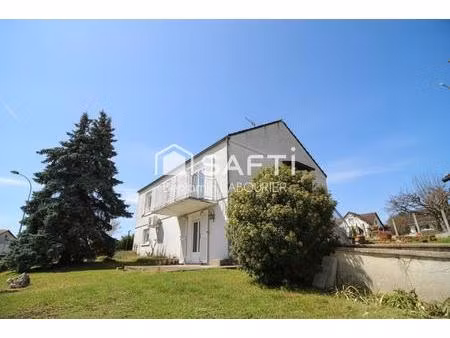 maison individuelle avec jardin et sous-sol
