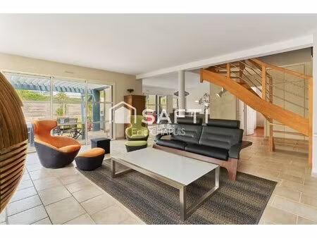 cesson- sevigne: maison familiale 6 ch. 179 m²