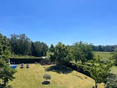 marbais  jolie villa sise sur 10 ares sud avec superbe vue.