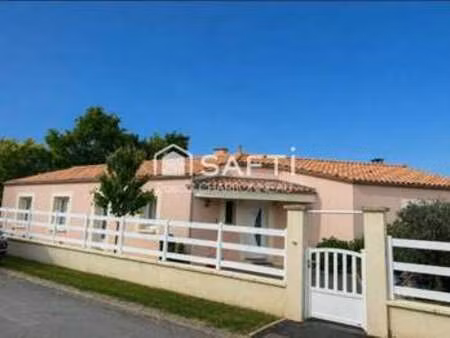 vente maison piscine à moncoutant-sur-sèvre (79320) : à vendre piscine / 127m² moncoutant-