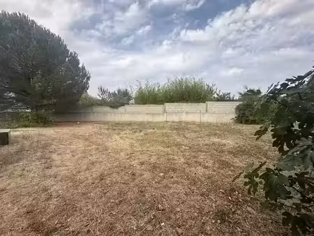 vente terrain 1200 m² à la crau (83260)  225 000 €