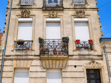 location appartement 1 pièce à bordeaux (33000)  700 €