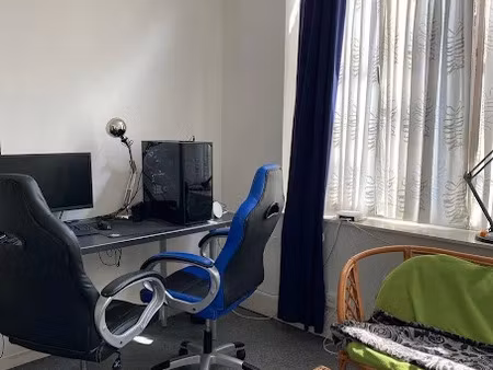 location meublée appartement 2 pièces 53 m² à lille (59000)  730 €