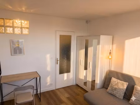 location meublée appartement 1 pièce 17 m² à rosny-sous-bois (93110)  690 €