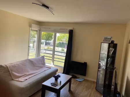 location meublée appartement 2 pièces 43 m² à corbeil-essonnes (91100)  830 €