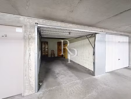 1 rue père louis de galard - garage fermé en sous-sol