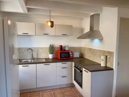 location meublée appartement 3 pièces 63 m² à arles (13200)  1 000 €