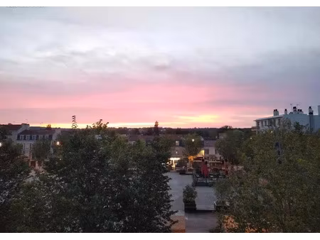 location meublée appartement 3 pièces 70 m² à le vésinet (78110)  1 400 €