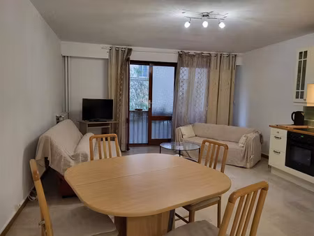 location meublée appartement 3 pièces 63 m² à marseille 4ème (13004)  1 220 €