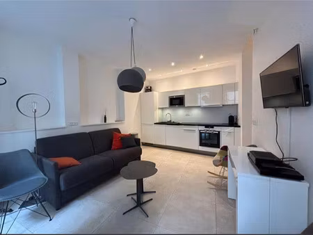 location meublée appartement 2 pièces 55 m² à paris 4ème (75004)  1 800 €