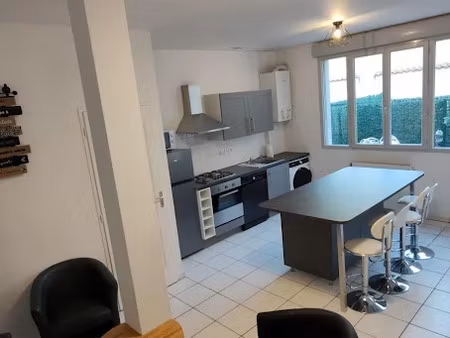 location meublée appartement 4 pièces 81 m² à lyon 8ème (69008)  1 692 €