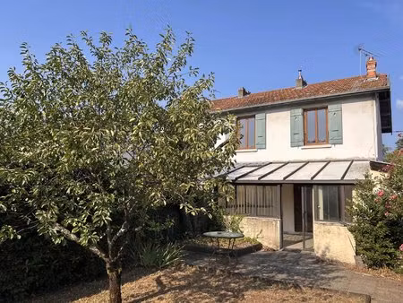 roussillon – “les cites” maison de 60m2 avec un jardin