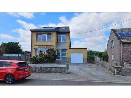 maison 4 façades rénovée avec jardin dans un quartier calme