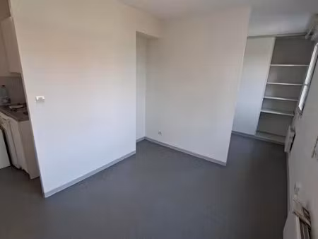 location appartement 1 pièce 23 m² à albi (81000)  425 €