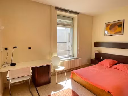 location meublée appartement 1 pièce 22 m² à nancy (54000)  495 €