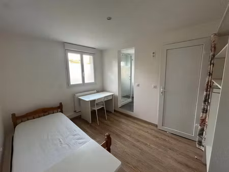 location meublée appartement 1 pièce 13 m² à orsay (91400)  490 €