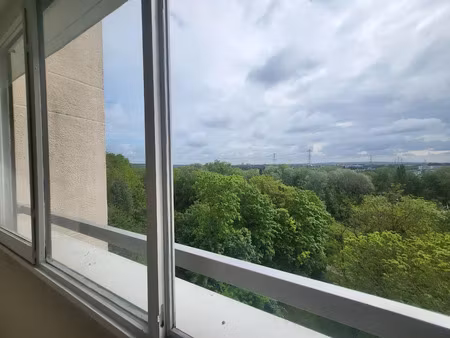 location meublée appartement 4 pièces 76 m² à pontoise (95000)  600 €