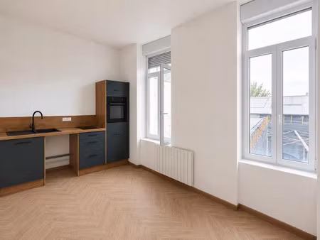 location appartement 2 pièces 29 m² à amiens (80000)  675 €