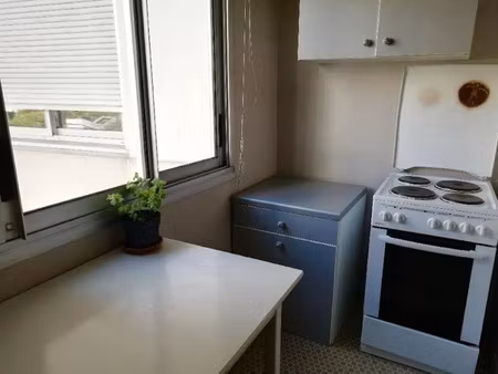 location meublée appartement 1 pièce 32 m² à lyon 7ème (69007)  670 €
