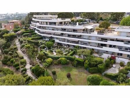 studette de 32 90 m² à villeneuve-loubet