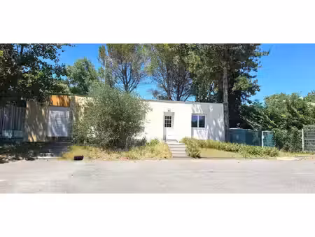 ensemble immobilier de 3 habitations louees à brignon (gard)