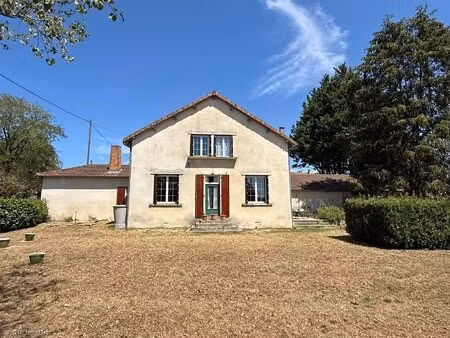 maison avec 4 chambres et jardin clos sur 1062m²