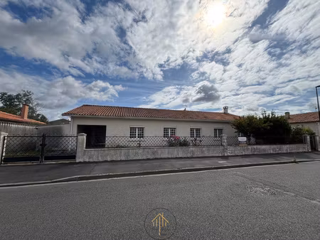 maison de plain-pied - 140 m2 - 6 chambres - terrain clos