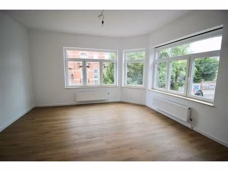 appartement à louer avec 1 chambre   forest (vbe50066)