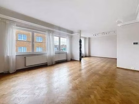 appartement 2ch  liège  parquet  lumineux (47)