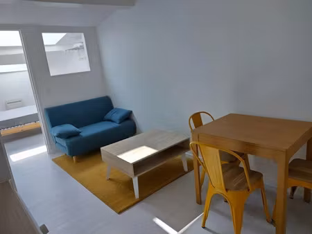 location meublée appartement 2 pièces 26 m² à bordeaux (33000)  697 €
