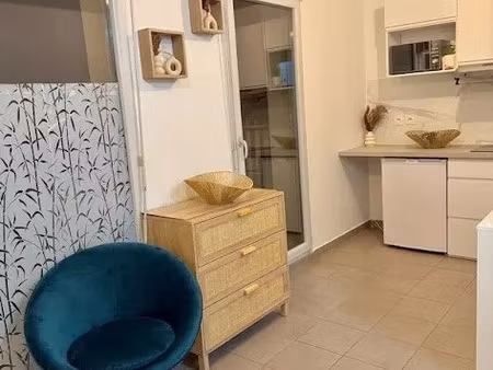 location meublée appartement 1 pièce 22 m² à bron (69500)  800 €
