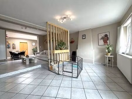 très belle maison 2 chambres avec cour