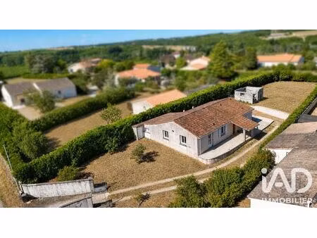 maison de village à saint-saturnin (16290)