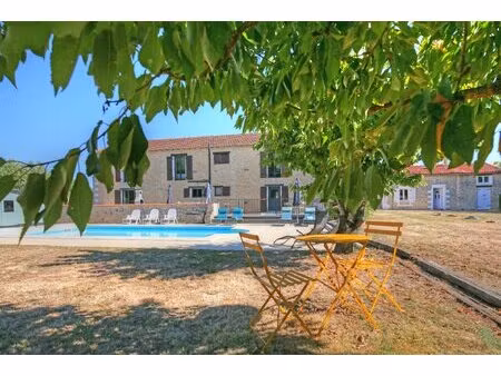 superbe propriété en pierre avec gîte indépendant et piscine chauffée – 5 chambres  4...