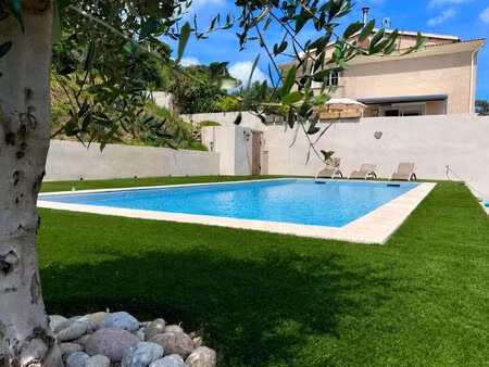 maison 7 pièces 222 m²