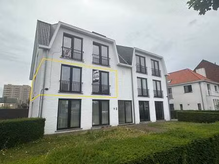 strategisch gelegen en gerenoveerd tweeslaapkamerappartement