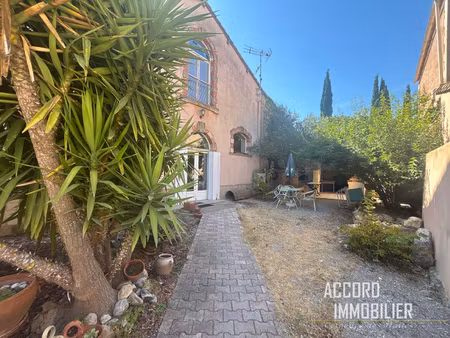 montady !! maison de 248m2 composée de 2 appartements avec e