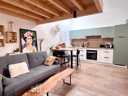 à vendre – appartement rénové avec cour privative – bordeaux nansouty