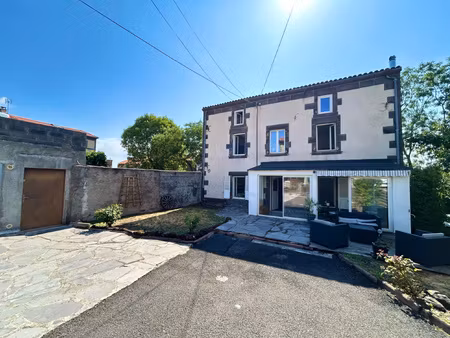 chateaugay - maison de bourg auvergnate de 101 m2  3 chambre