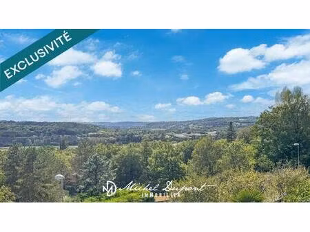 maison familiale avec une exceptionnelle vue panoramique sur la vallée de la vézère