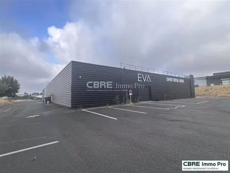 location commerce champniers 2 200 m²