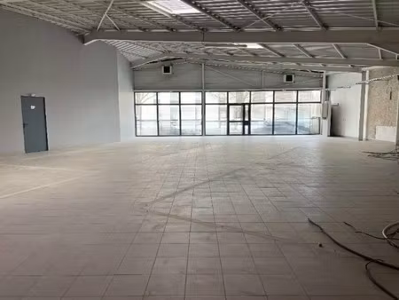 location commerce reims 51100 430m²