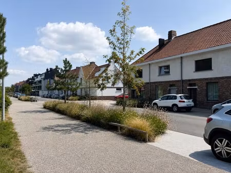 appartement te koop in heist-aan-zee met 3 slaapkamers
