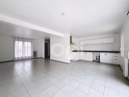 location maison 4 pièces 89.6 m² à clermont (60600)  1 100 €